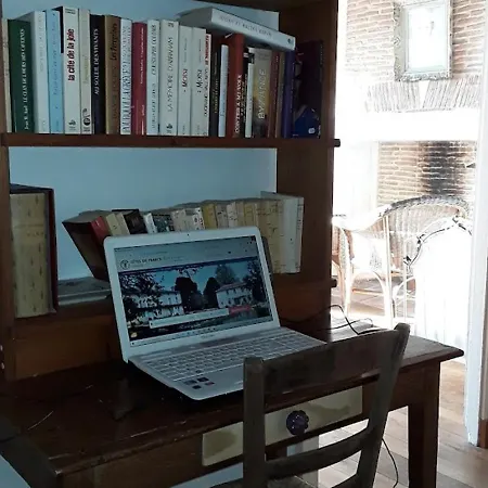 Familial De Charme Avec Jardin Et Animaux Acceptés - Fr-1-653-47 Villefagnan