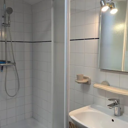 Familial De Charme Avec Jardin Et Animaux Acceptés - Fr-1-653-47 Villefagnan