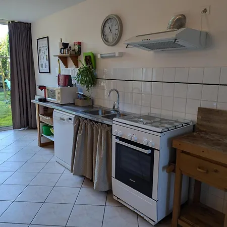 Casa de Férias Maison Independante En Pierre, 3 Chambres, Wifi Et Parking Pres De - Fr-1-653-47 *