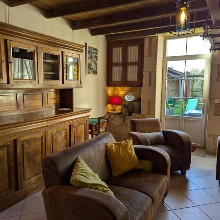 Casa vacanze Familial De Charme Avec Jardin Et Animaux Acceptés - Fr-1-653-47 Villefagnan