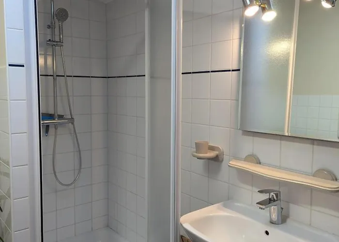 Familial De Charme Avec Jardin Et Animaux Acceptés - Fr-1-653-47 Villefagnan