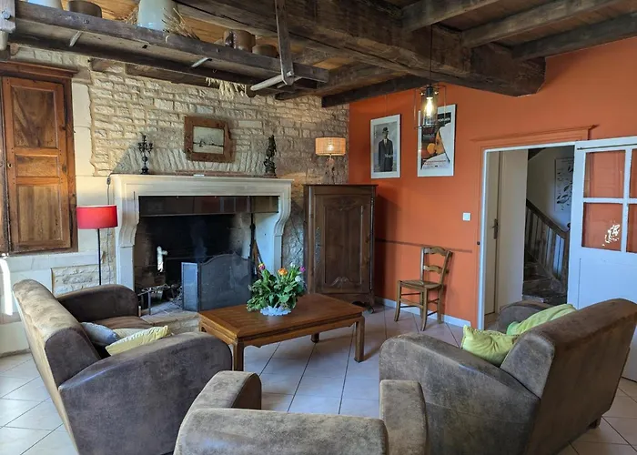 Familial De Charme Avec Jardin Et Animaux Acceptés - Fr-1-653-47 Villefagnan