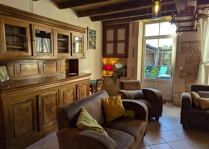 Hébergement de vacances Familial De Charme Avec Jardin Et Animaux Acceptés - Fr-1-653-47 Villefagnan